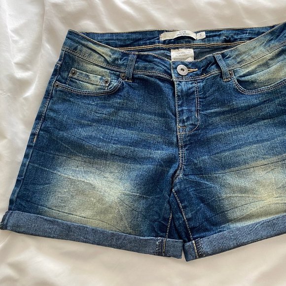 U2B Urban Basics Distressed Cuffed Jean Shorts - Picture 1 of 5